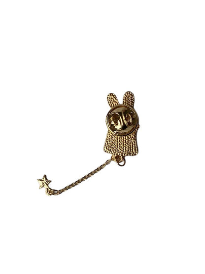 this images shows the back of the animal pin which is a bunny in a pocket pouch. 